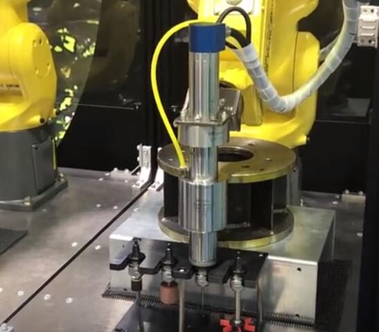 自動換刀去毛刺主軸.jpg 自動換刀去毛刺主軸.jpg