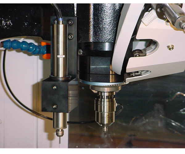 CNC加工中心加裝電主軸.jpg CNC加工中心加裝電主軸.jpg