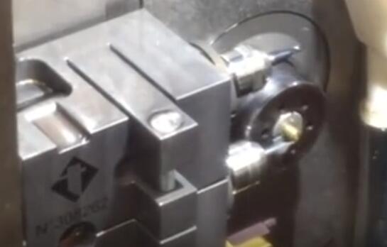 托納斯走心機高頻銑.jpg 托納斯走心機高頻銑.jpg